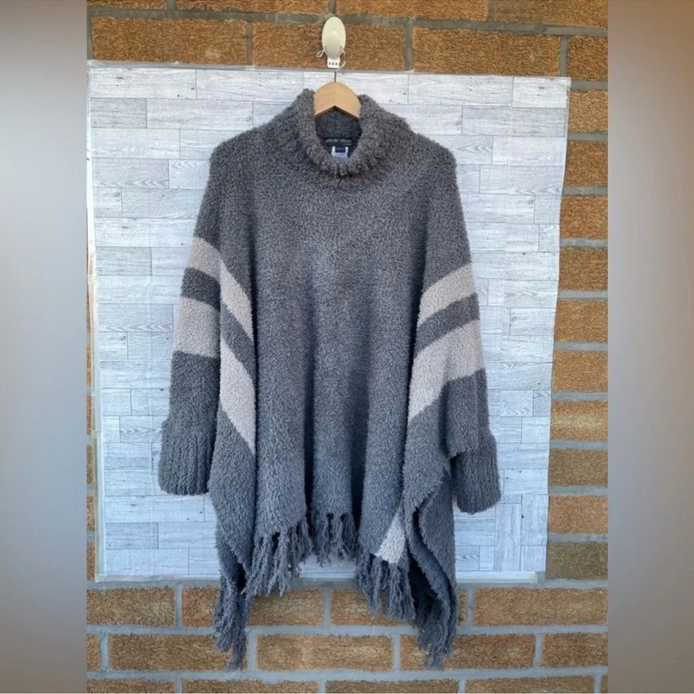 Barefoot Dreams One Size Cozy Chic Beach Fringe Lounge Poncho In Gray/Tan Xl